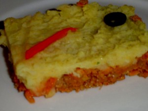 מאפה בשר טחון עגבנייה וטחינה